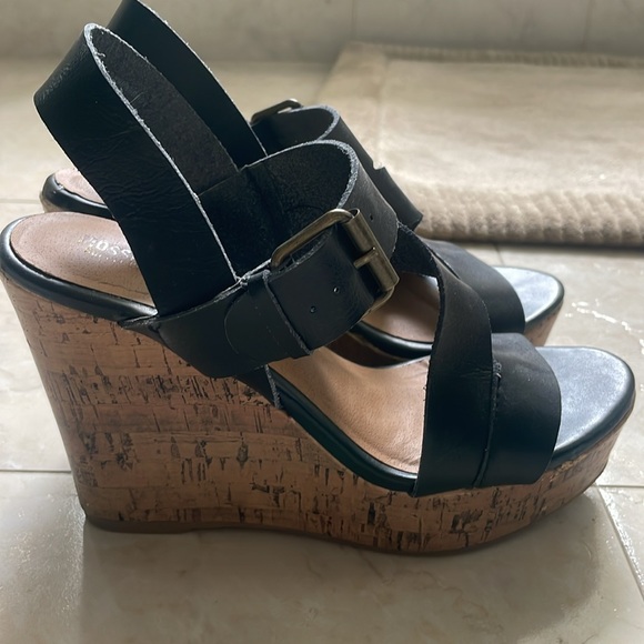 BLACK CORCK WEDGES! Size: 6! From target! - Picture 4 of 9